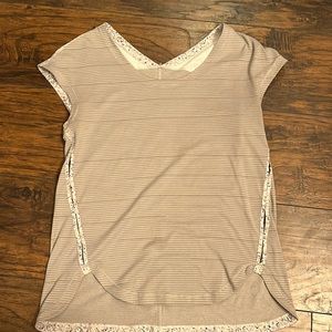 Lululemon tee